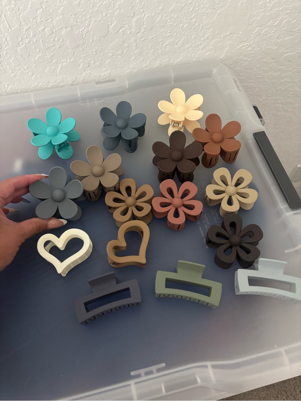 16 Assorted Matte Flower & Heart Claw Clips - Multi Color (ALL 16 for $10)